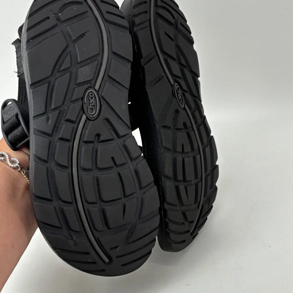 Chaco Z/Cloud 2 Womens Black Strappy Toe Loop Hiking Sandals Size 8